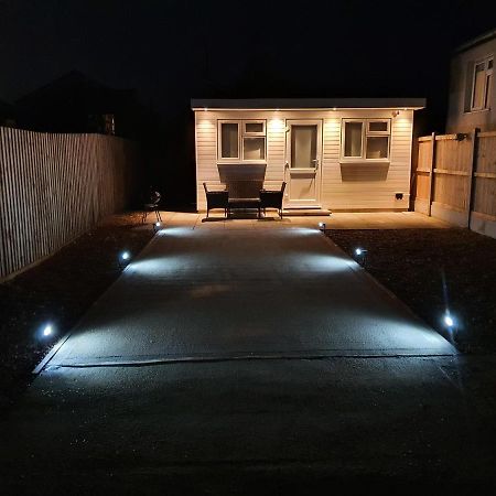 The Tiny Sea Gem Apartment Jaywick Sands Exterior photo