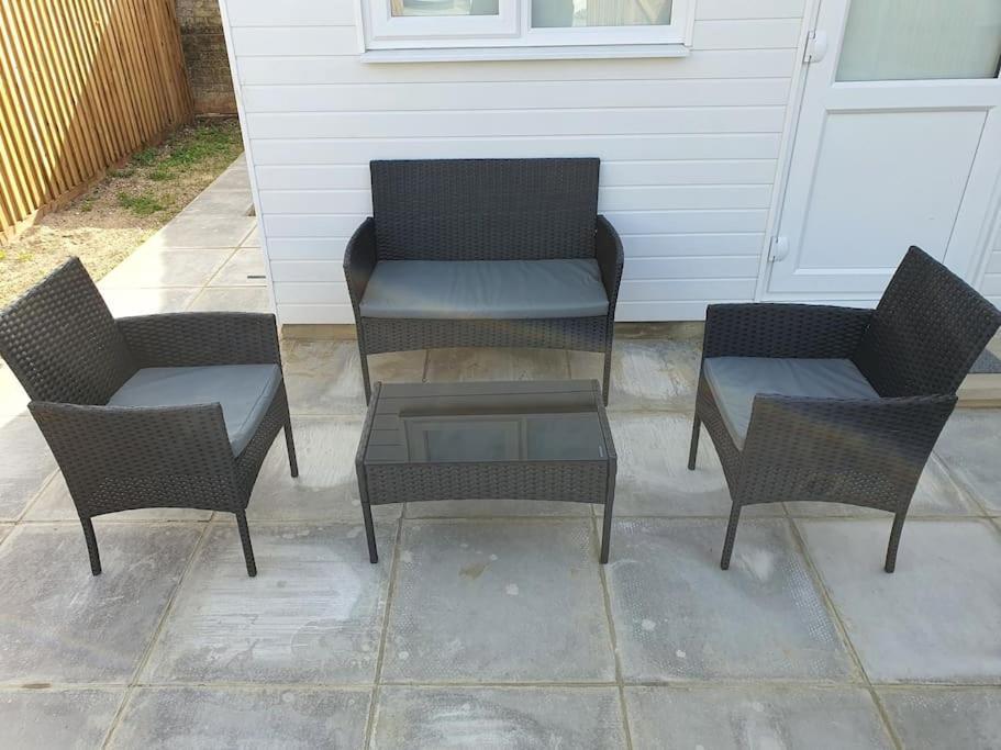 The Tiny Sea Gem Apartment Jaywick Sands Exterior photo