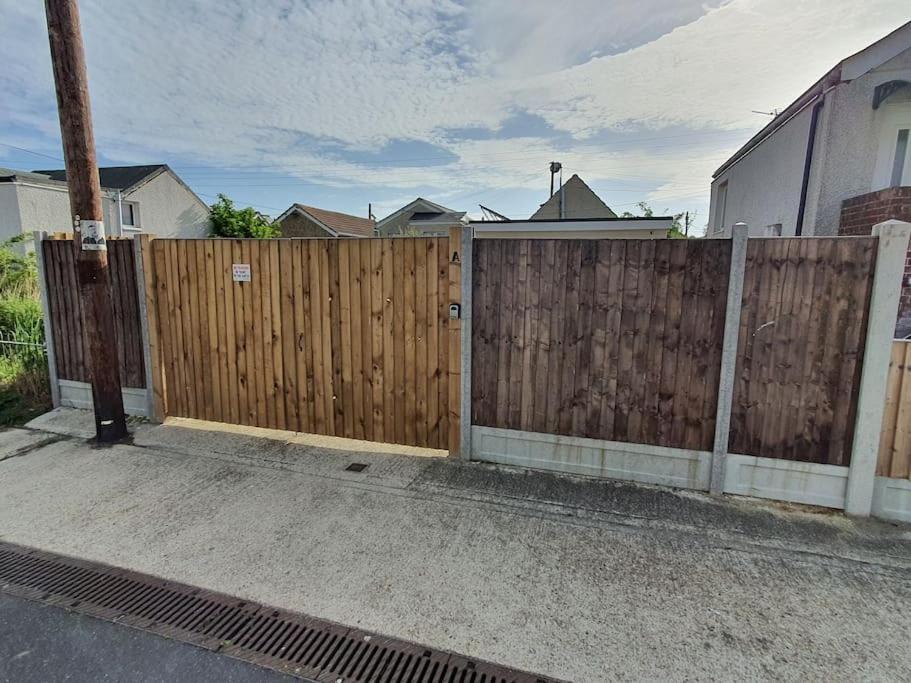 The Tiny Sea Gem Apartment Jaywick Sands Exterior photo