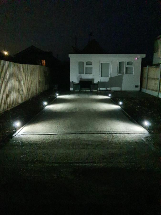 The Tiny Sea Gem Apartment Jaywick Sands Exterior photo